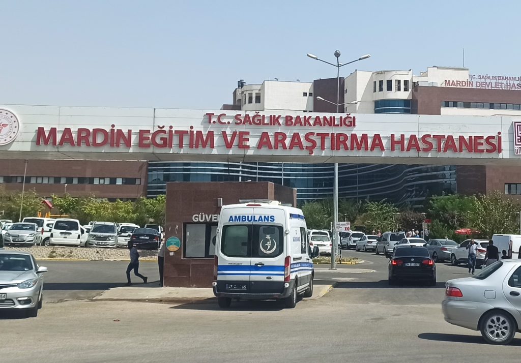 Mardin’de 11’inci kattan düşen çocuk, hayatını kaybetti