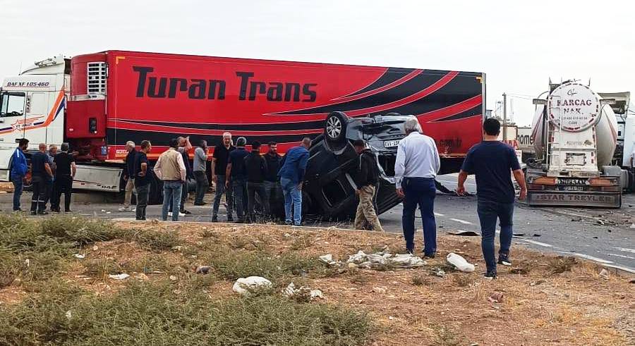 Mardin’de TIR ile hafif ticari araç çarpıştı: 1’i ağır 5 yaralı
