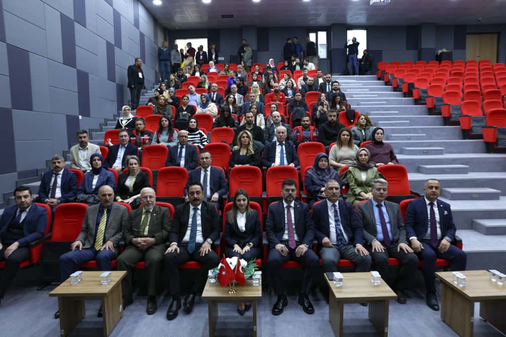 Mardin’de kadının güçlenmesine yönelik çalıştay düzenledi
