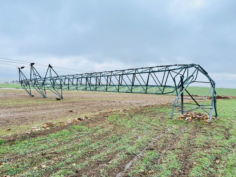 Mardin’de Hırsızlık Direkleri Devirdi