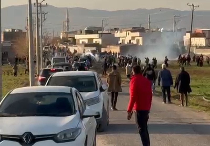 Mardin’de iki aile arasında taşlı ve sobalı kavga