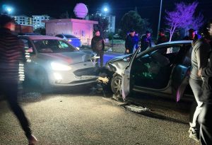 Mardin’de iki otomobil kafa kafaya çarpıştı: 6 Yaralı